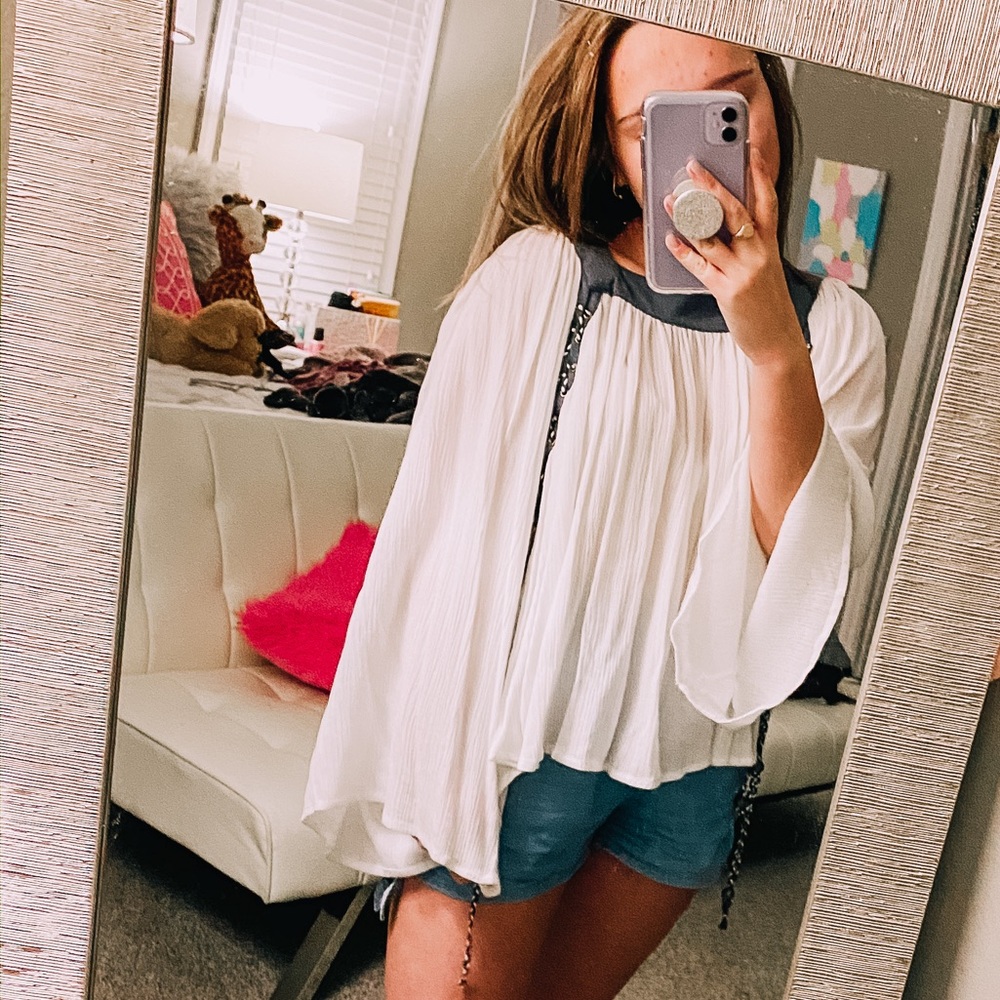 medieval laced flowy top✌️🦋